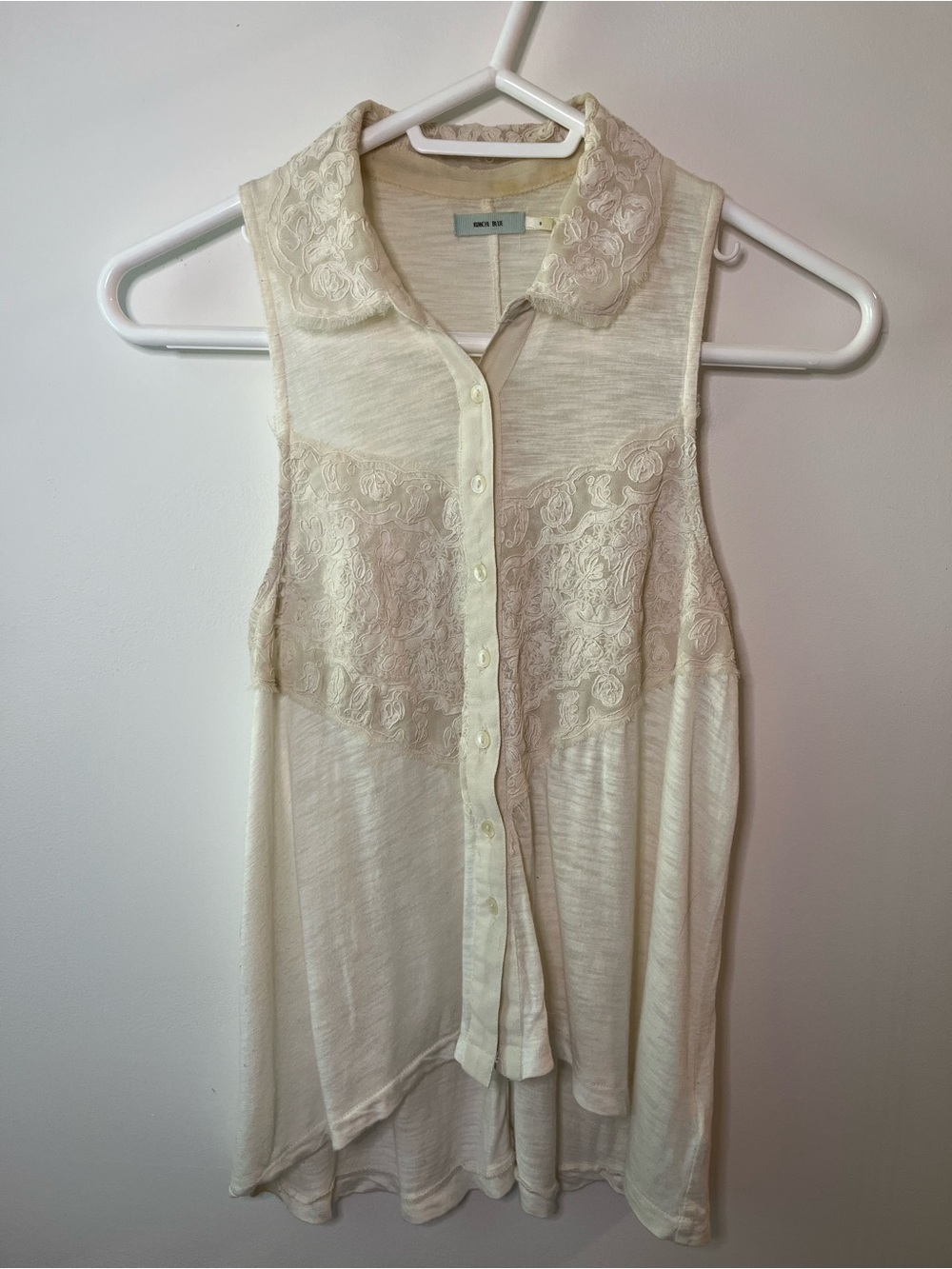 Kimchi Blue Ivory Lace Button-Up Tank — Size S